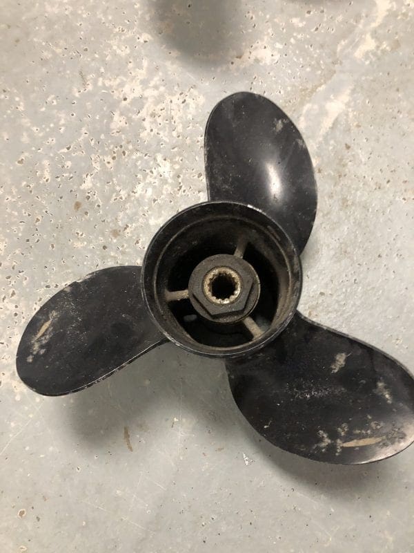 3 blade 17.5 x 37 propeller