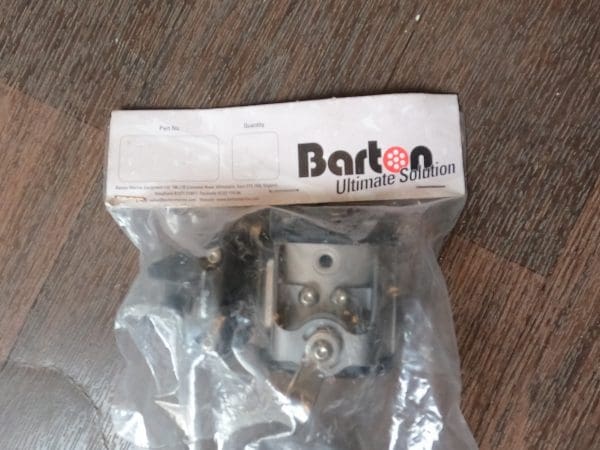 Barton end fitting for 20mm b/b track cam cleats- pair