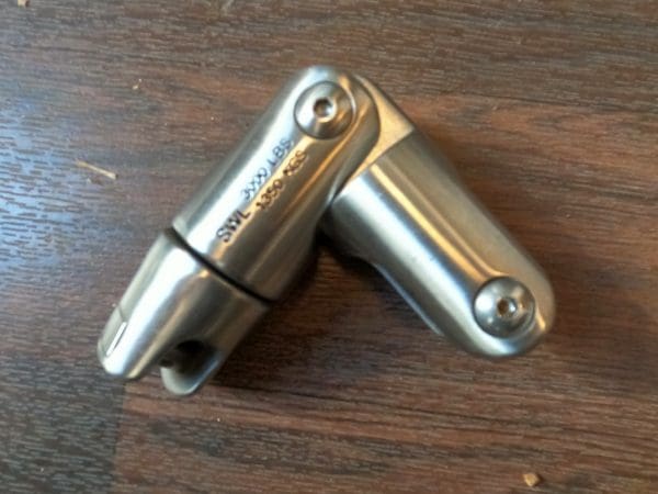 Anchor chain swivel with joint